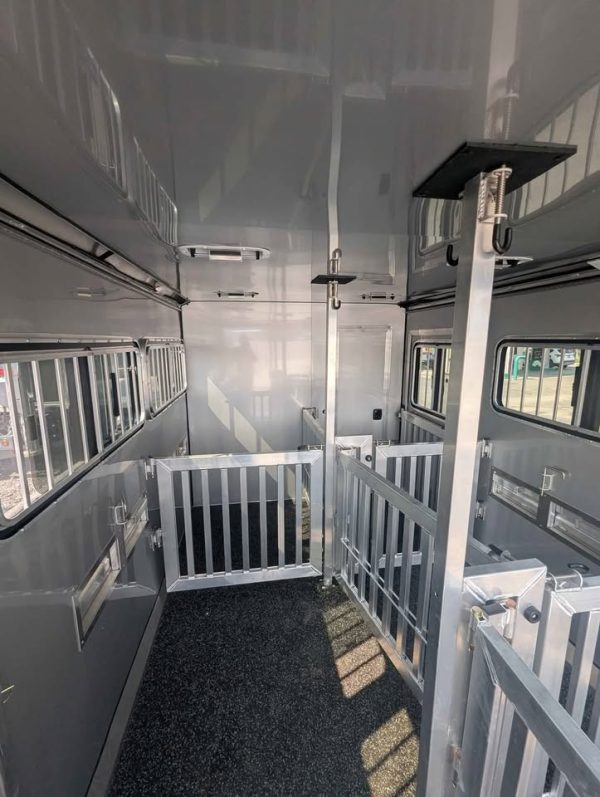 New Frontier 6 Pen Livestock Trailer - Image 6