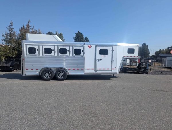 New Hart 4 Horse Solution Trailer