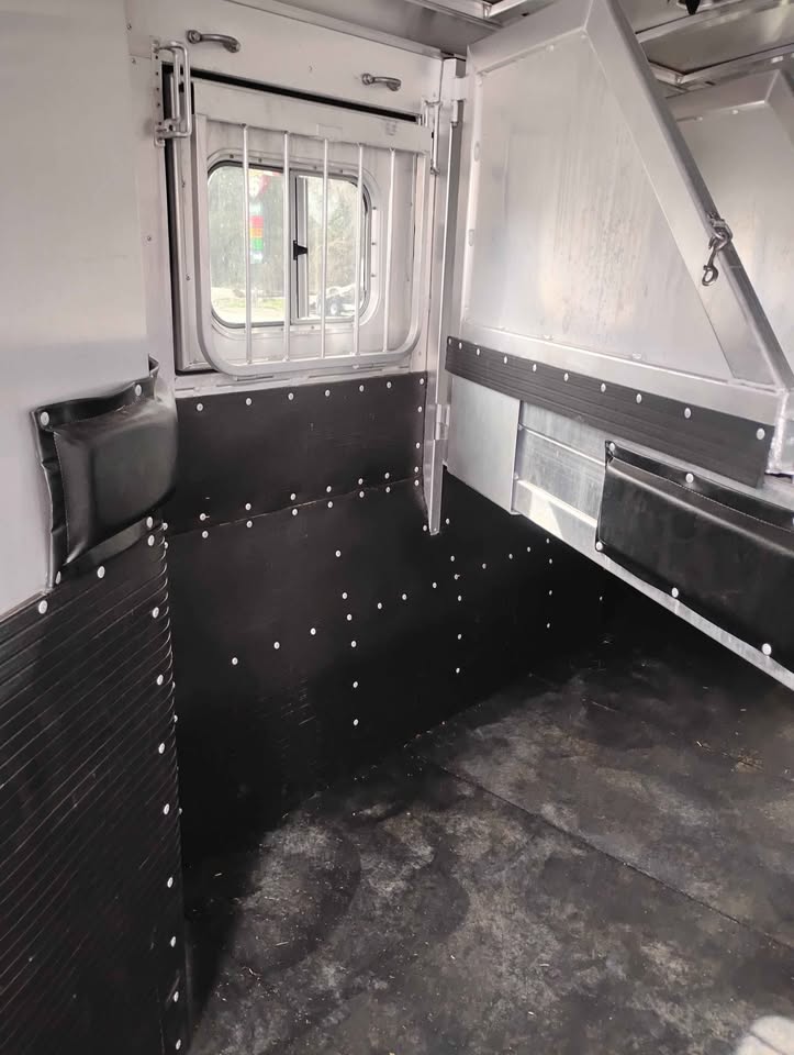 2022 Platinum 4Horse BP - Image 6