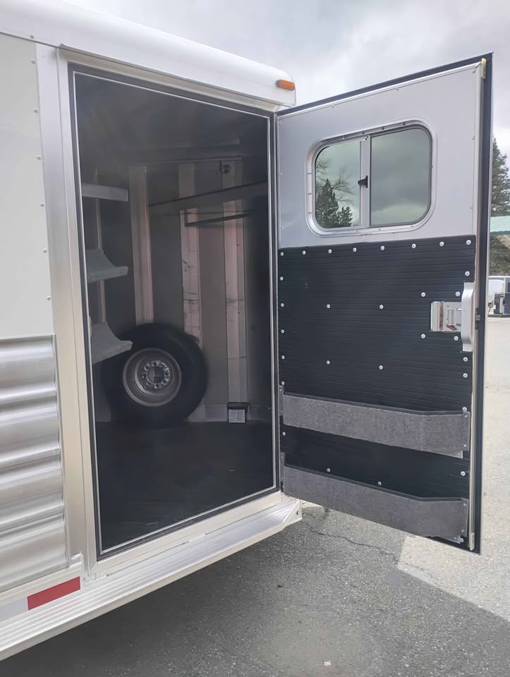 2022 Platinum 4Horse BP - Image 11