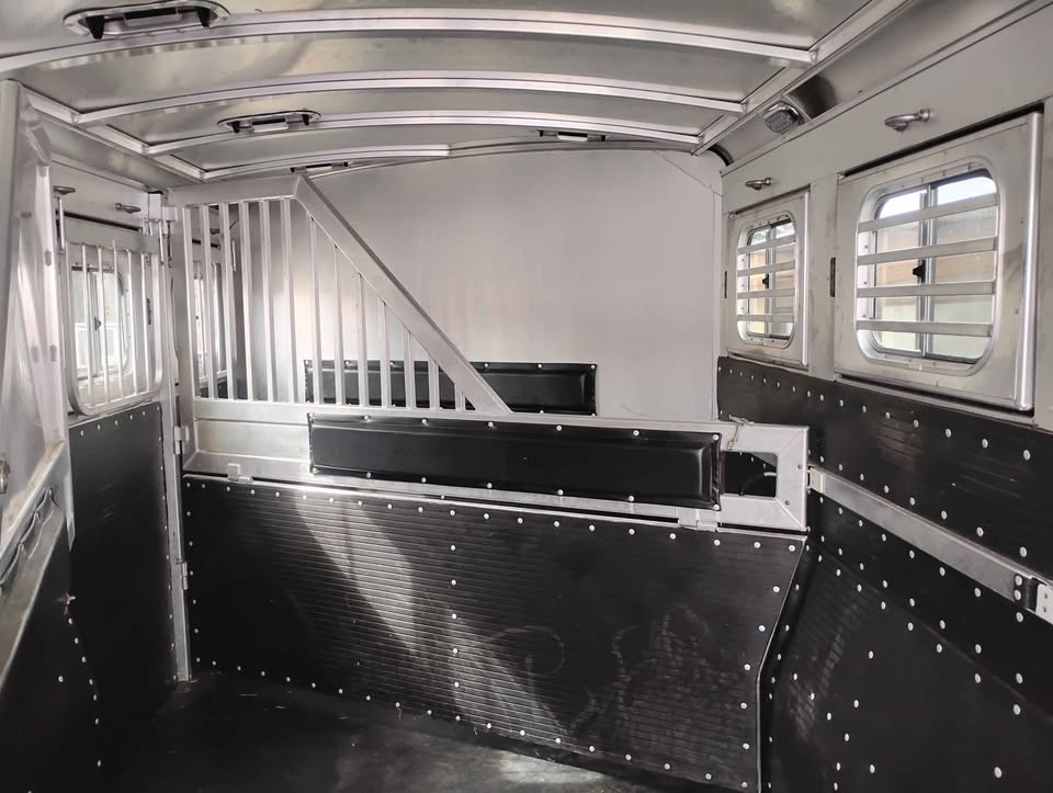 2022 Platinum 4Horse BP - Image 3