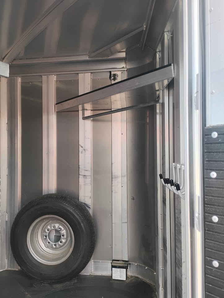 2022 Platinum 4Horse BP - Image 9