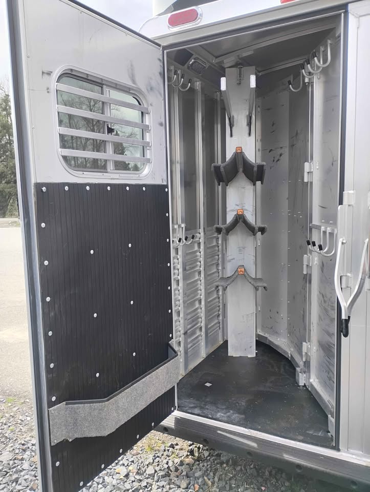 2022 Platinum 4Horse BP - Image 7