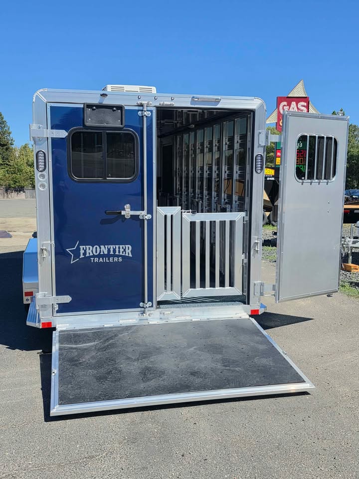 New Frontier 8 Pen Livestock Trailer - Image 4