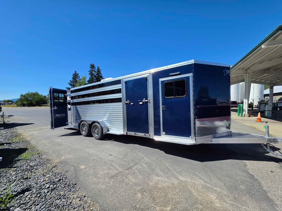 New Frontier 8 Pen Livestock Trailer - Image 2